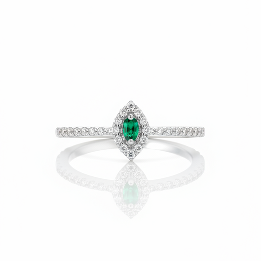 92.5 silver classy green stone ring