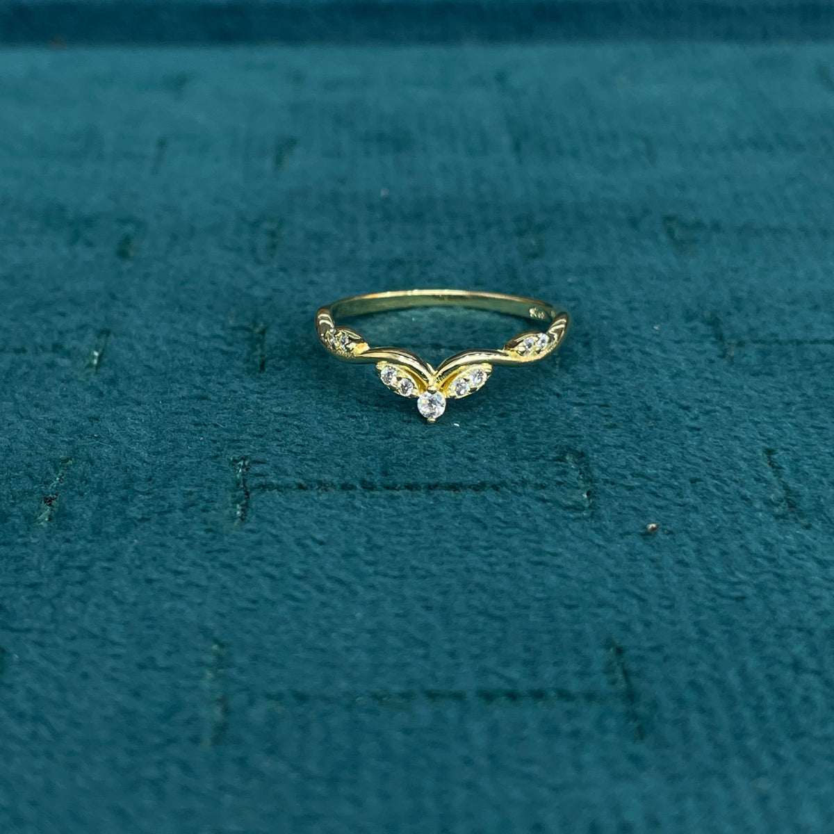 92.5 Sterling Silver Gold Plated Marquise Leaf Finger Ring