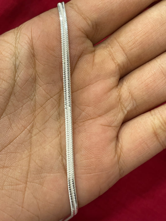92.5 silver stylish Cuban chain 18 inches