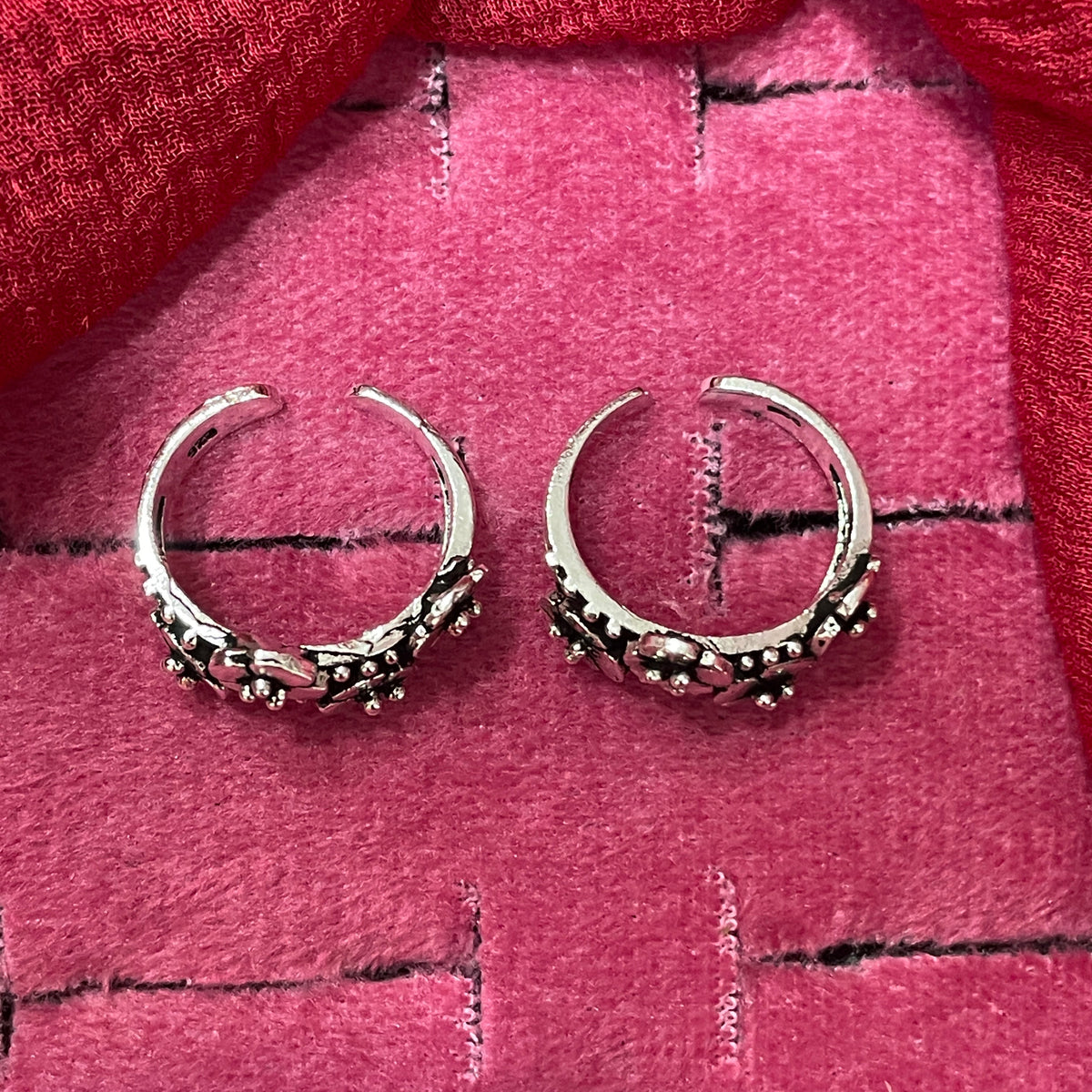 92.5 Silver Oxidised Flower Toe Rings | Stylish Vintage Floral Design | Jewellery