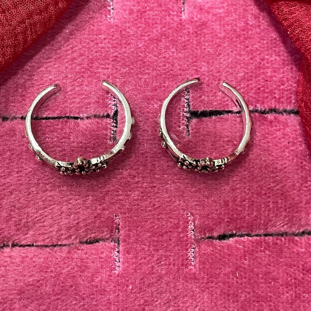 92.5 Silver Oxidised Leaf Toe Rings | Elegant Nature Design | Jewellery