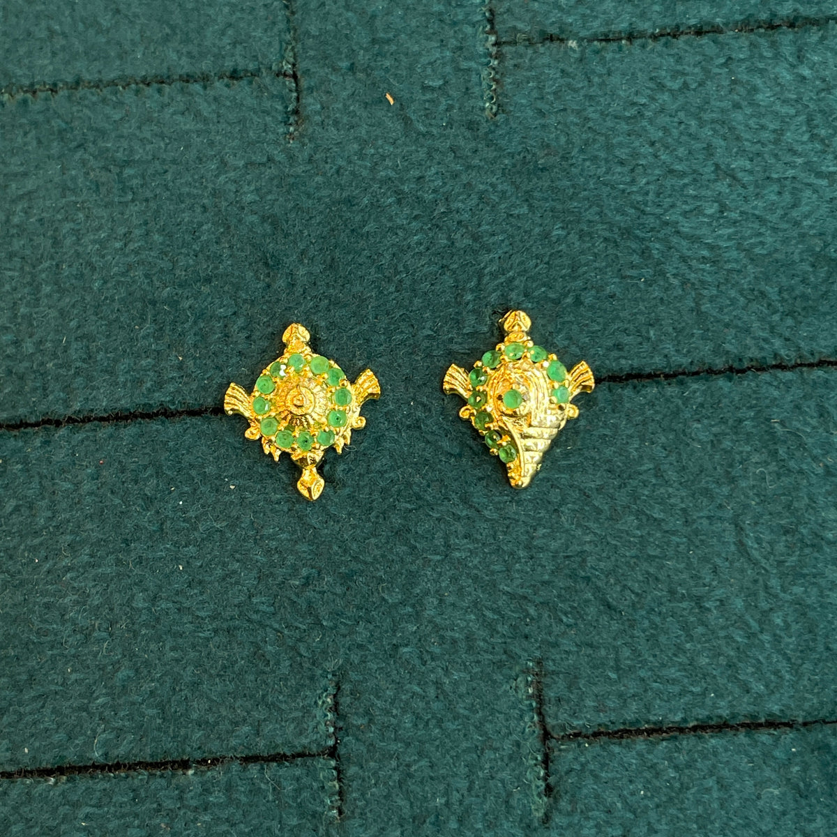 92.5 Silver Gold Plated Green CZ Shanku Chakram Stud Earrings for Women