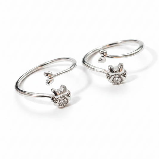 92.5 Silver Toe Rings for Women | Studded Bow Design | Traditional Jewellery