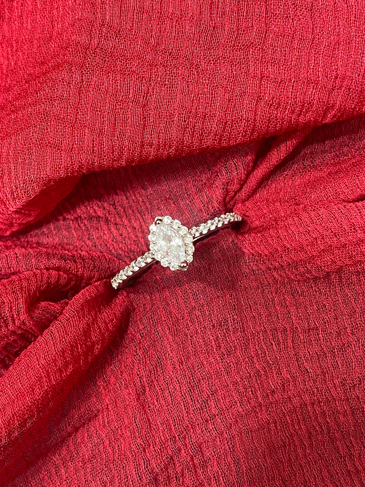 92.5 silver white stone ring size 12