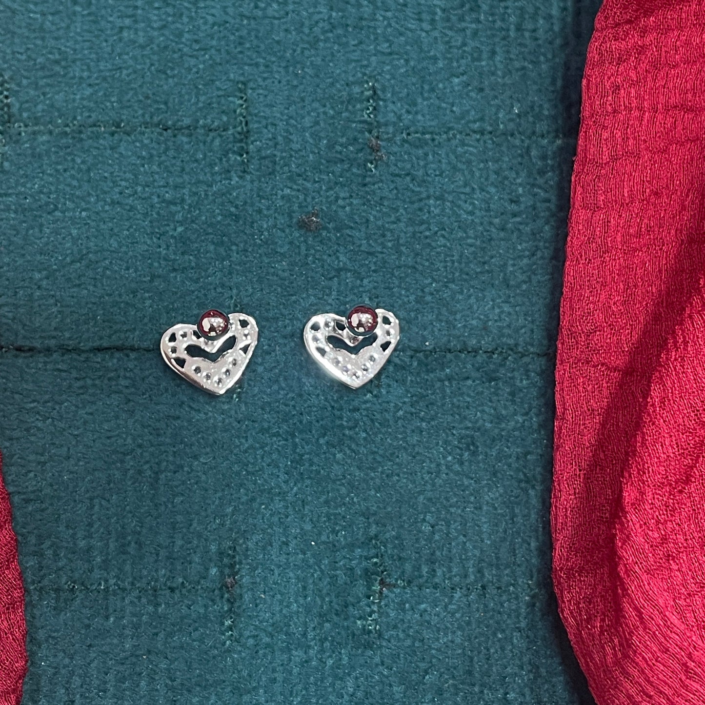 925 Silver Cute Heart Studs - Ball back