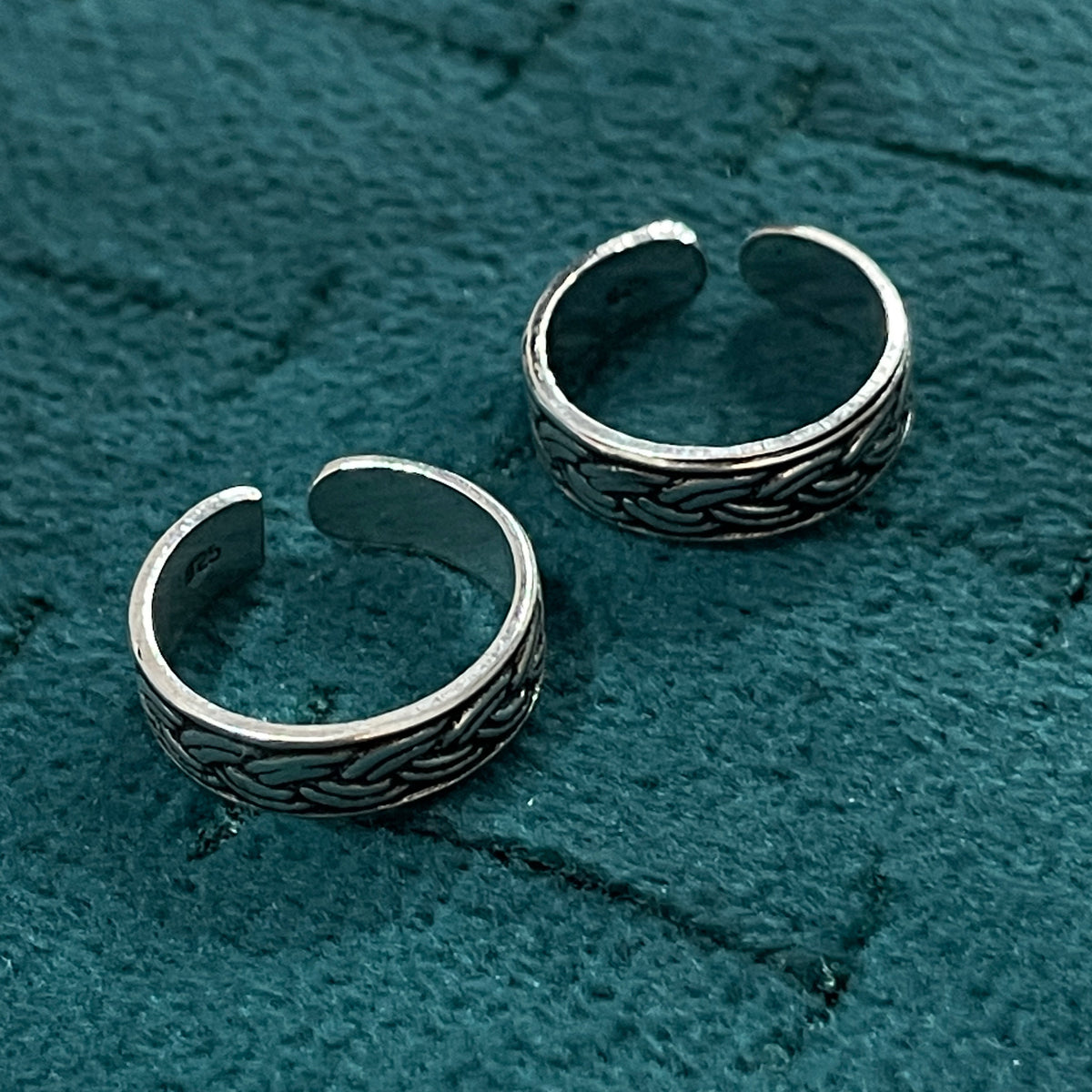 92.5 Silver Toe Rings for Women | Oxidised Weaving Design | Traditional Jewellery