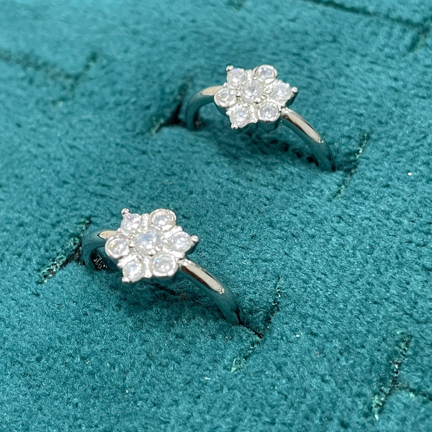 92.5 Silver Star CZ Adjustable Toe Rings for Women | Snowflake Cluster Design
