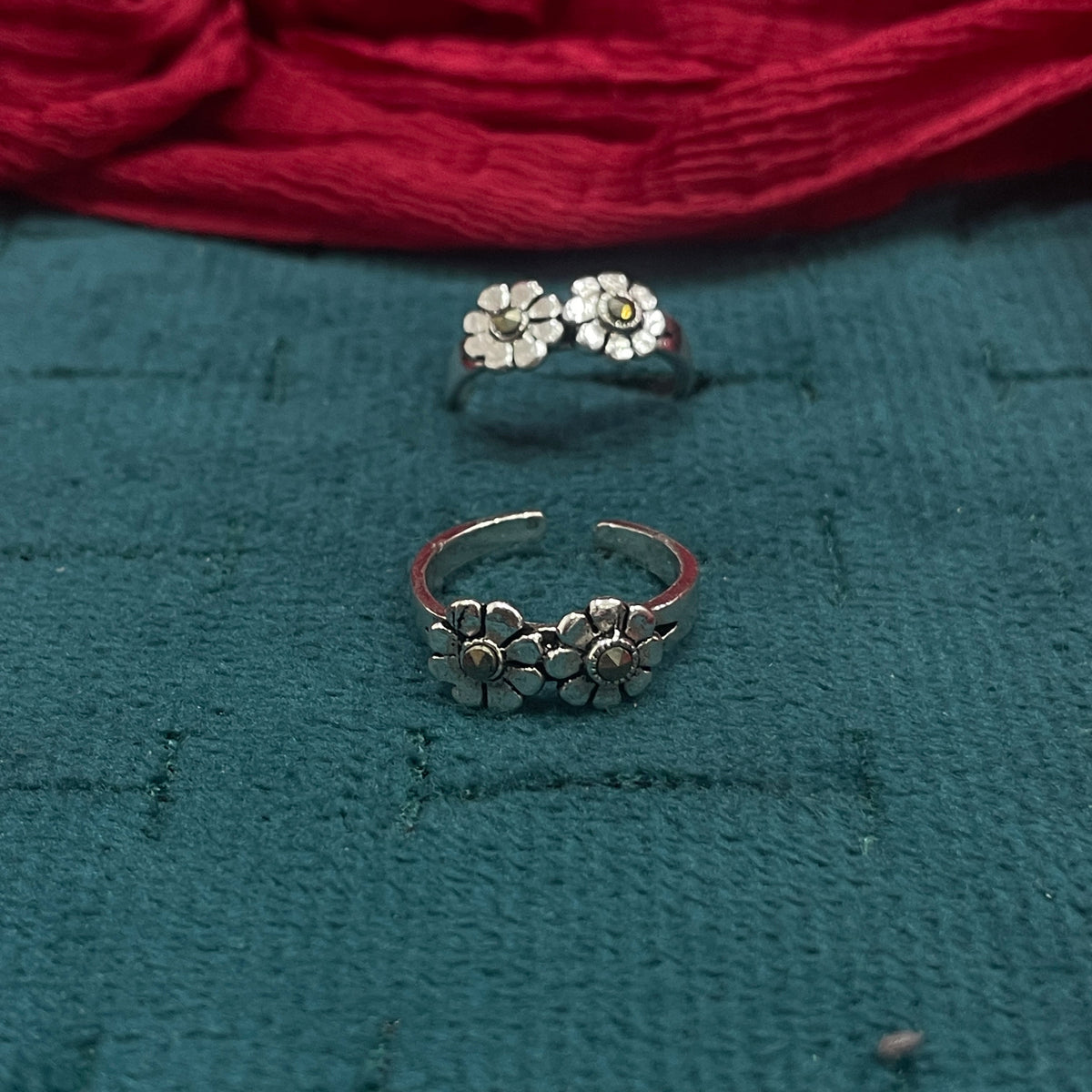 925 Sterling Silver Dual Flower Pyrite Toe Rings for Women | Oxidised Floral Design