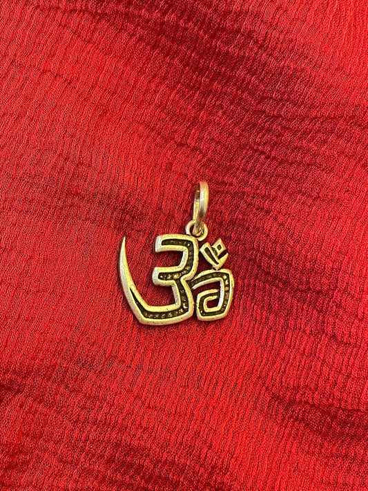 92.5 Silver Aum Pendant for Men & Women | Om Sacred Symbol | Traditional Spiritual Jewellery