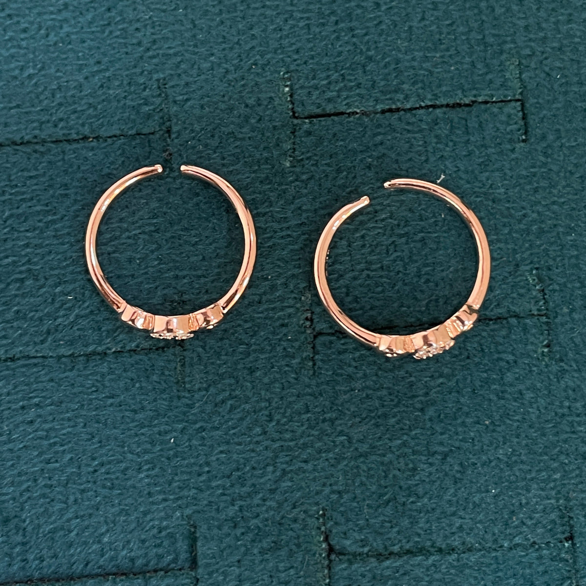 92.5 Silver Rose Gold Plated White CZ Circle Toe Rings