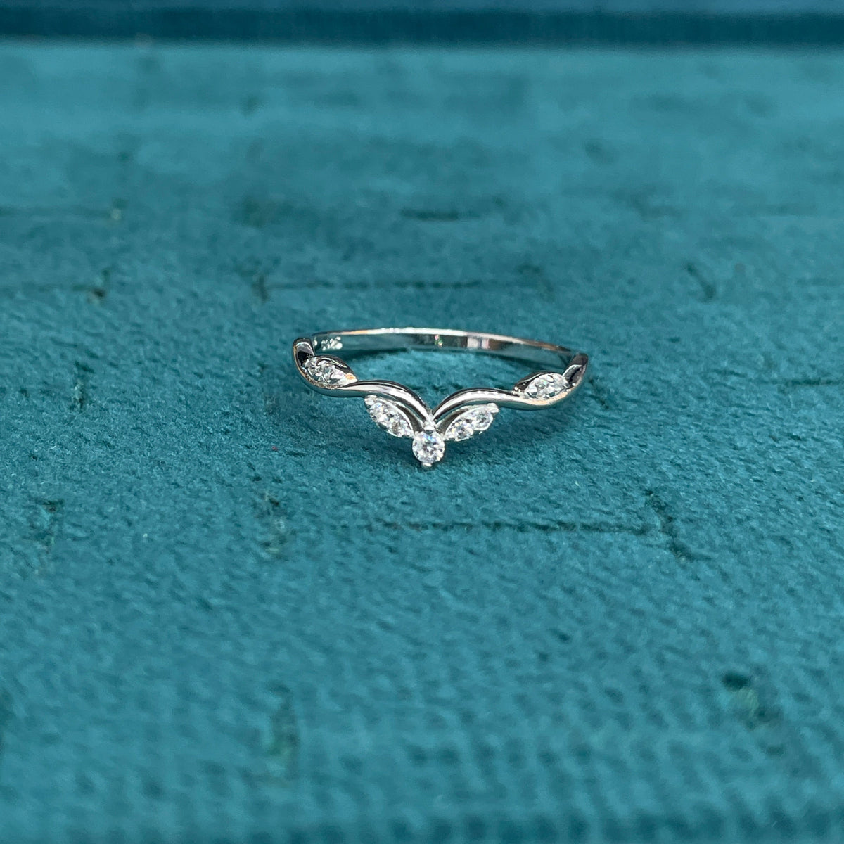 92.5 Sterling Silver Marquise Leaf Finger Ring
