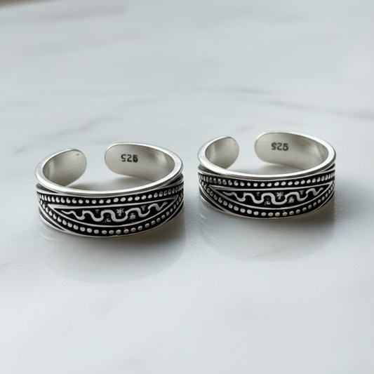 92.5 Silver Oxidised Adjustable Toe Rings for Women | Vintage Scroll Design