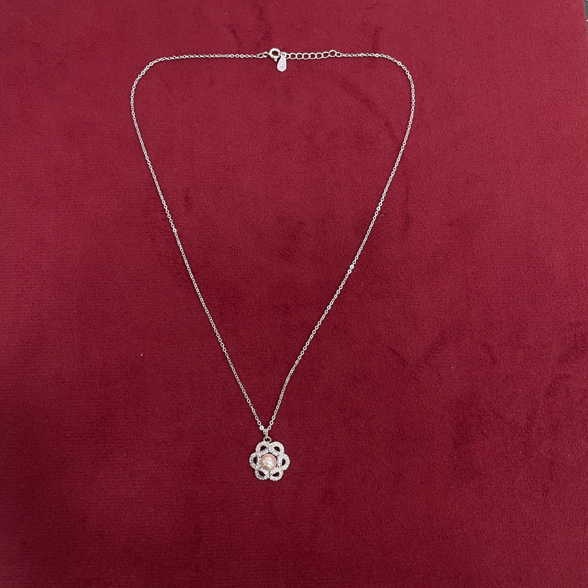 92.5 Silver White CZ Pearl Floral Pendant Chain for Women
