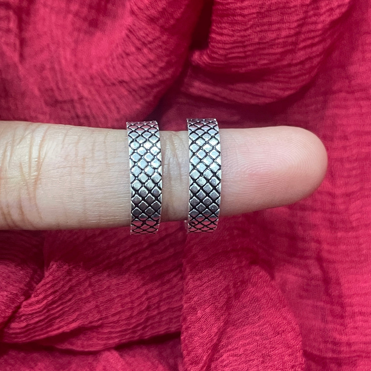 92.5 Silver Antique Oxidised Toe Rings for Women | Ethnic Adjustable Daily Wear Jewellery
