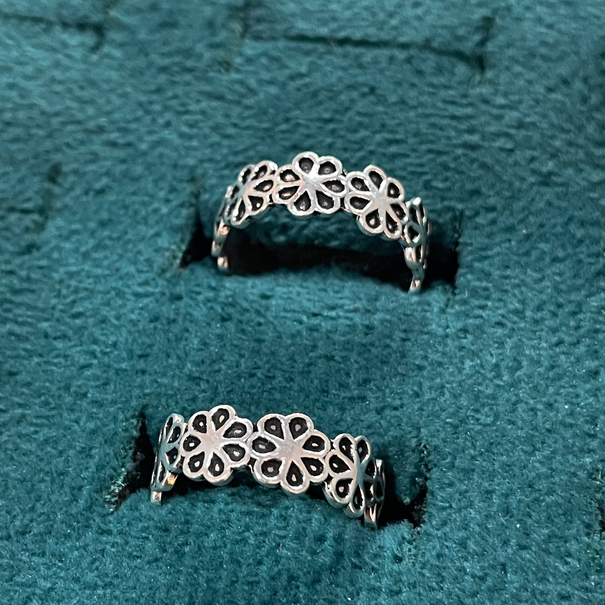 92.5 Silver Toe Rings for Women | Daisy Oxidised Design | Traditional Jewellery