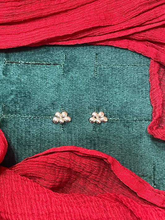 92.5 Silver Simple Flower Earrings for Women | Stylish Minimal Floral Design | Elegant Daily Wear Jewellery