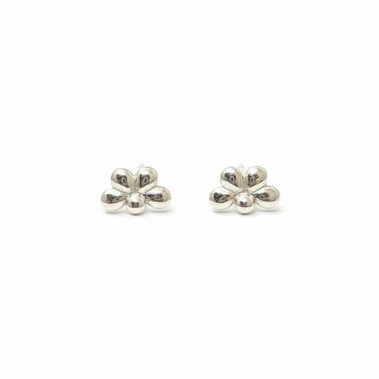 92.5 Silver Simple Flower Earrings for Women | Stylish Minimal Floral Design | Elegant Daily Wear Jewellery