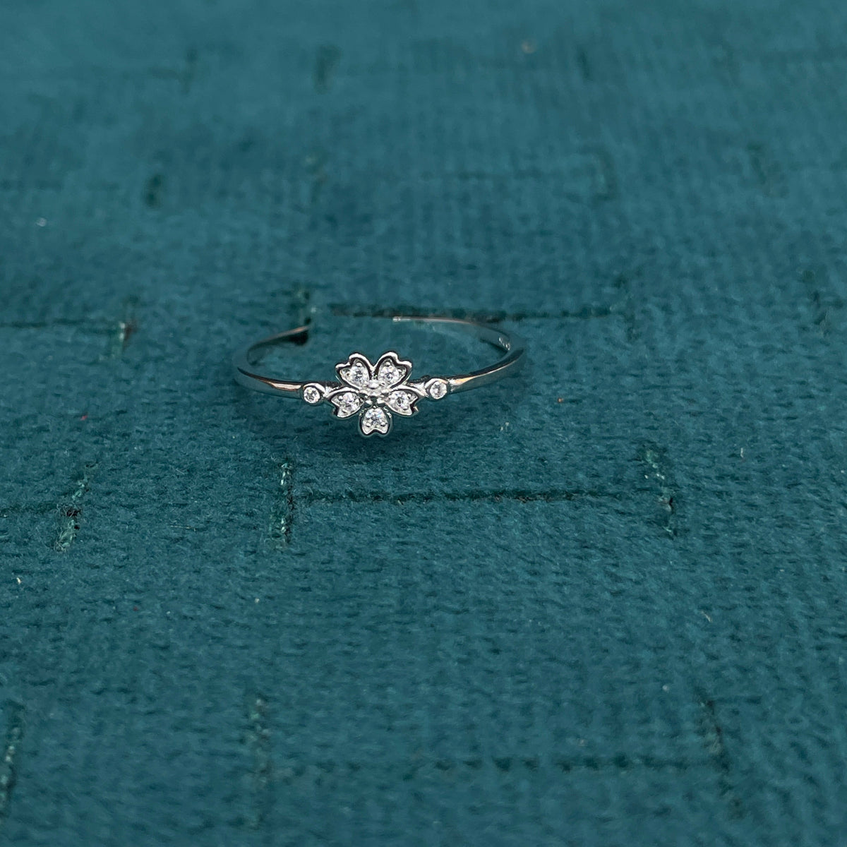 92.5 Sterling Silver Five-Petal Flower Finger Ring for Women