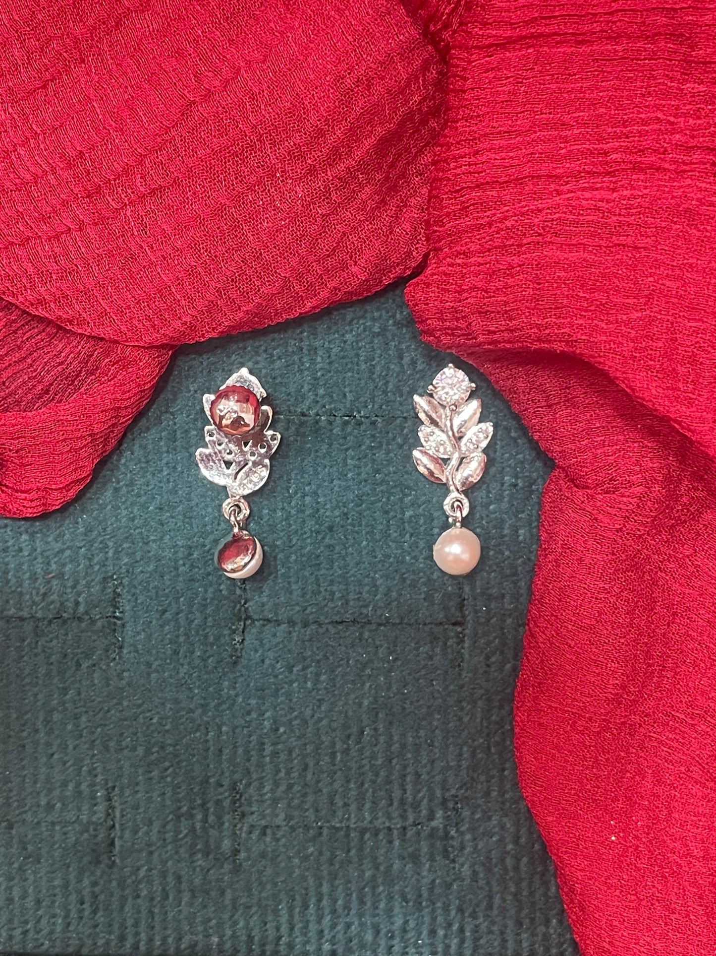 92.5 silver classy leaf earrings