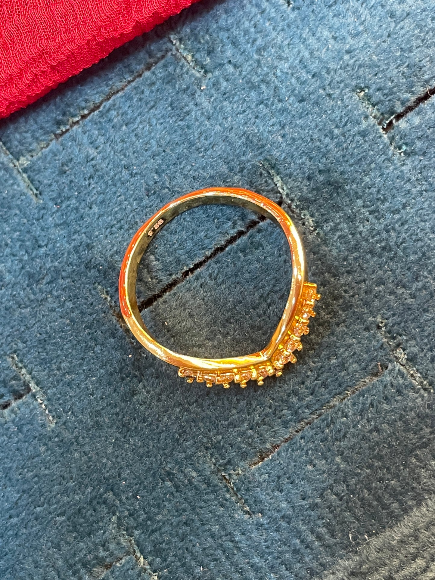 92.5 silver gold plated classy V ring size 18