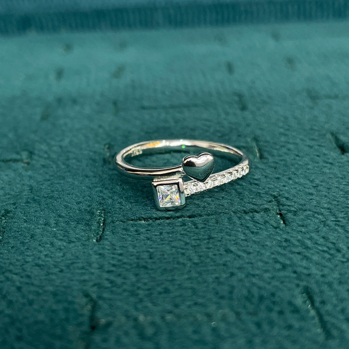 92.5 Silver Clear Stone Heart Ring for Women- Size 14