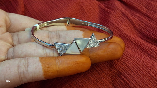 92.5 Silver Triangle Bracelet | Stylish Modern Design | Elegant Jewellery