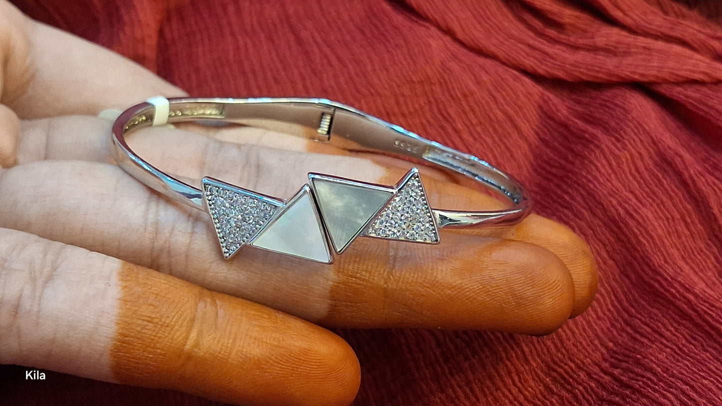 92.5 Silver Triangle Bracelet | Stylish Modern Design | Elegant Jewellery