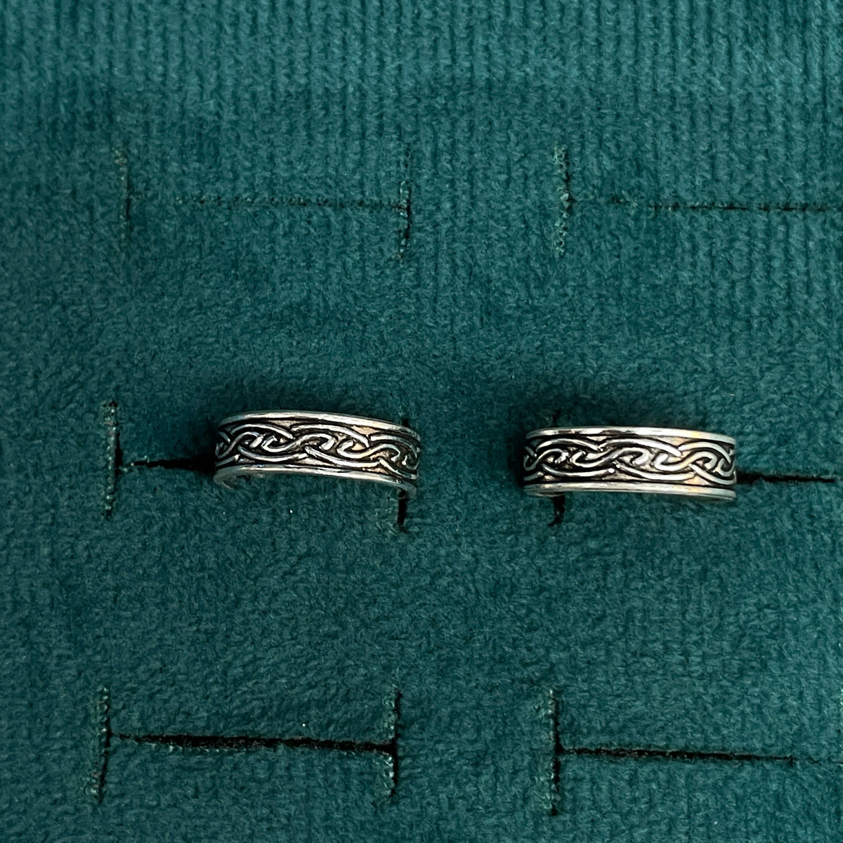 92.5 Silver Oxidised Knot Band Toe Rings