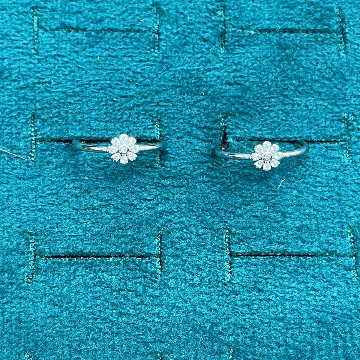 92.5 Sterling Silver CZ Sunflower Petal Toe Rings for Women