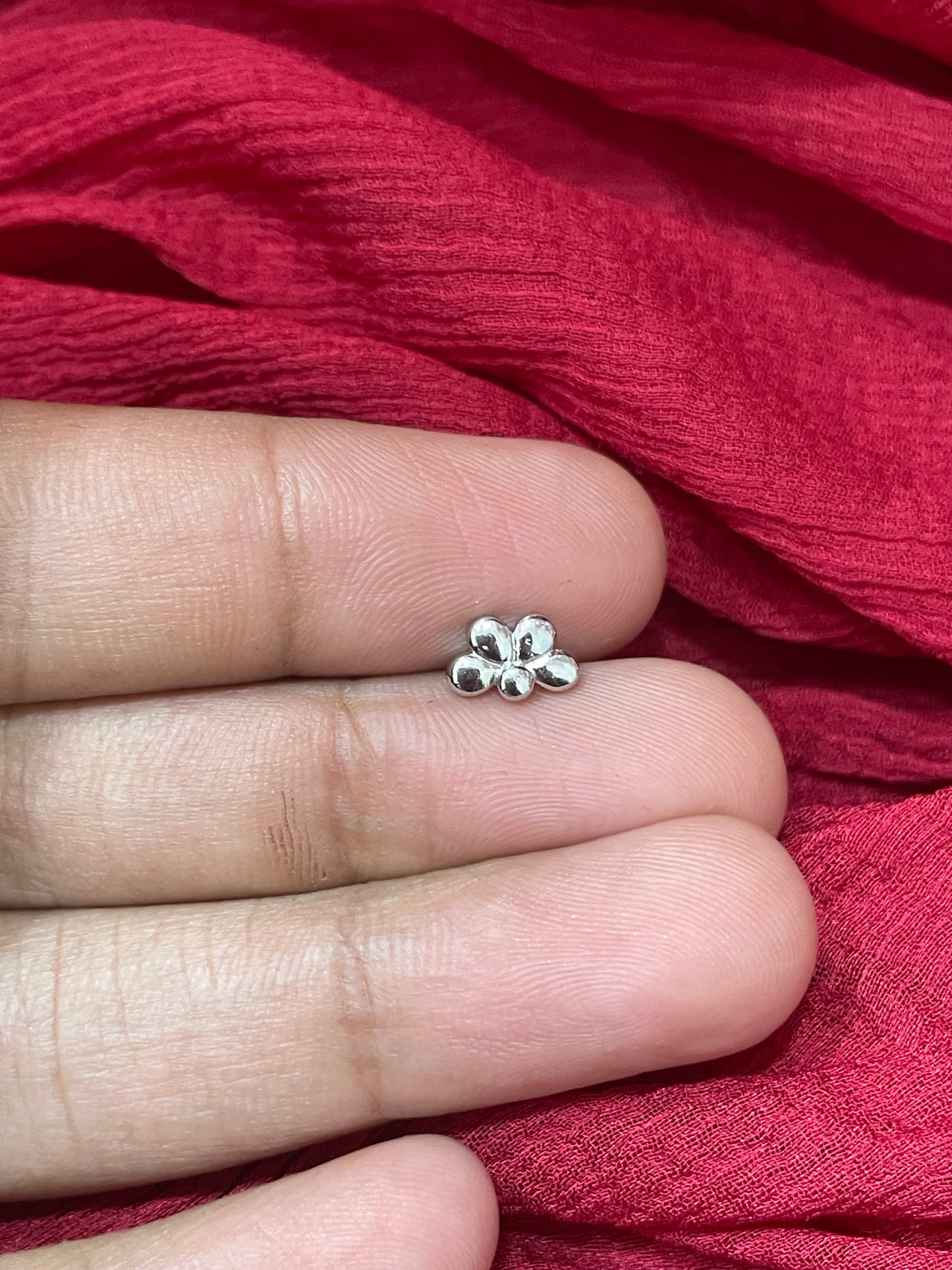 92.5 Silver Simple Flower Earrings for Women | Stylish Minimal Floral Design | Elegant Daily Wear Jewellery