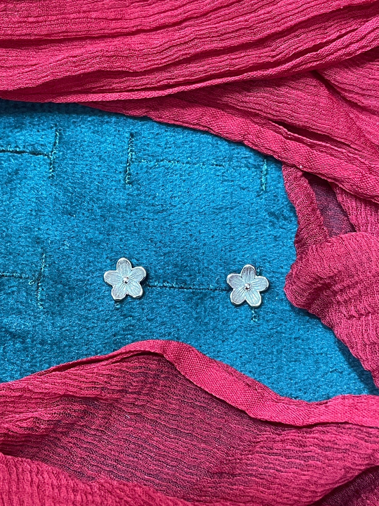92.5 Silver Flower Earrings for Women | Stylish Floral Design | Elegant Daily Wear Jewellery