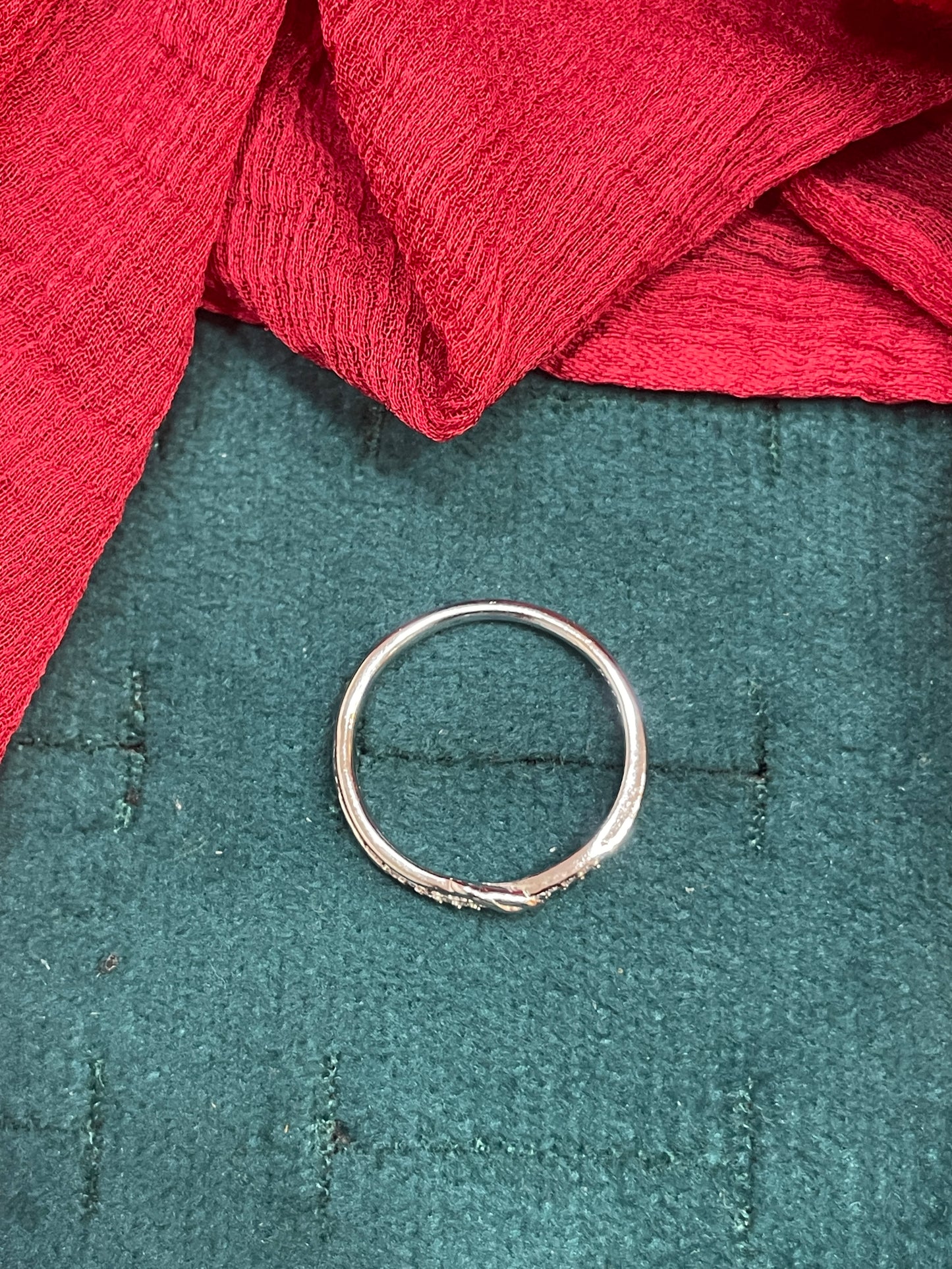 92.5 Silver Knot Ring - Size 9