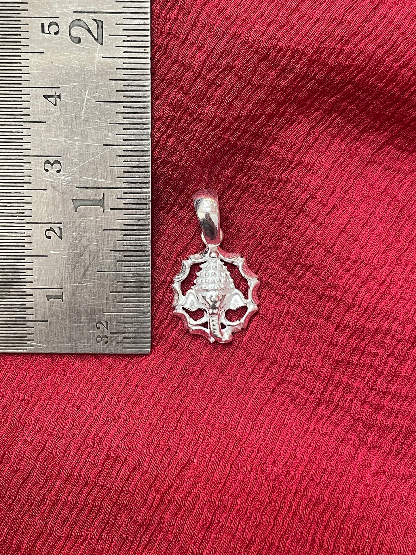 92.5 Silver Ganesha Design Pendant for Men &amp; Women – Traditional Temple Style