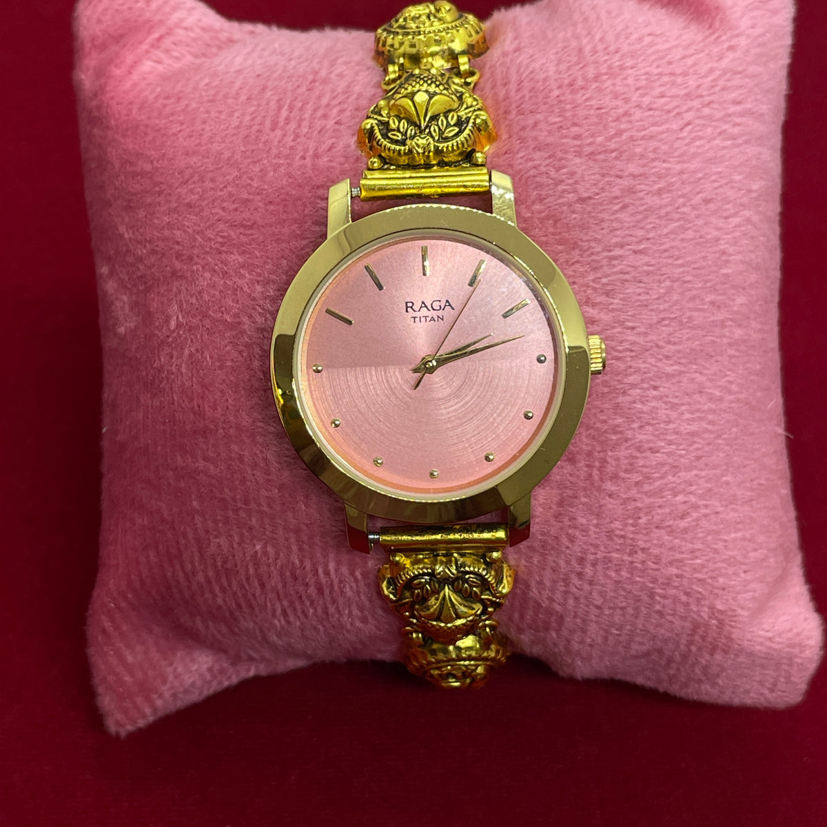 92.5 Silver Gold Plated Nakshi Pink Dial Watch for Women