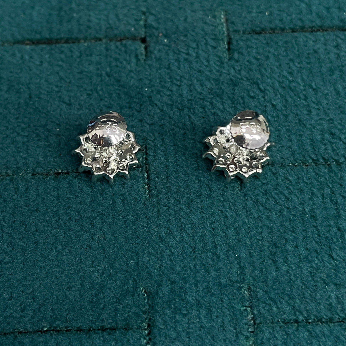 92.5 Silver Clear Stone Floral Cluster Stud Earrings Pair