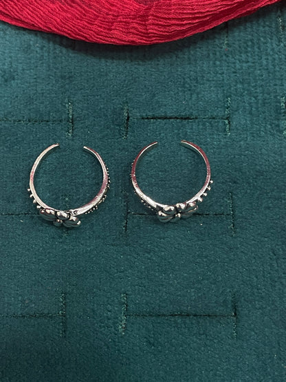 925 Sterling Silver Pyrite Flower Toe Rings for Women | Oxidised Floral Design