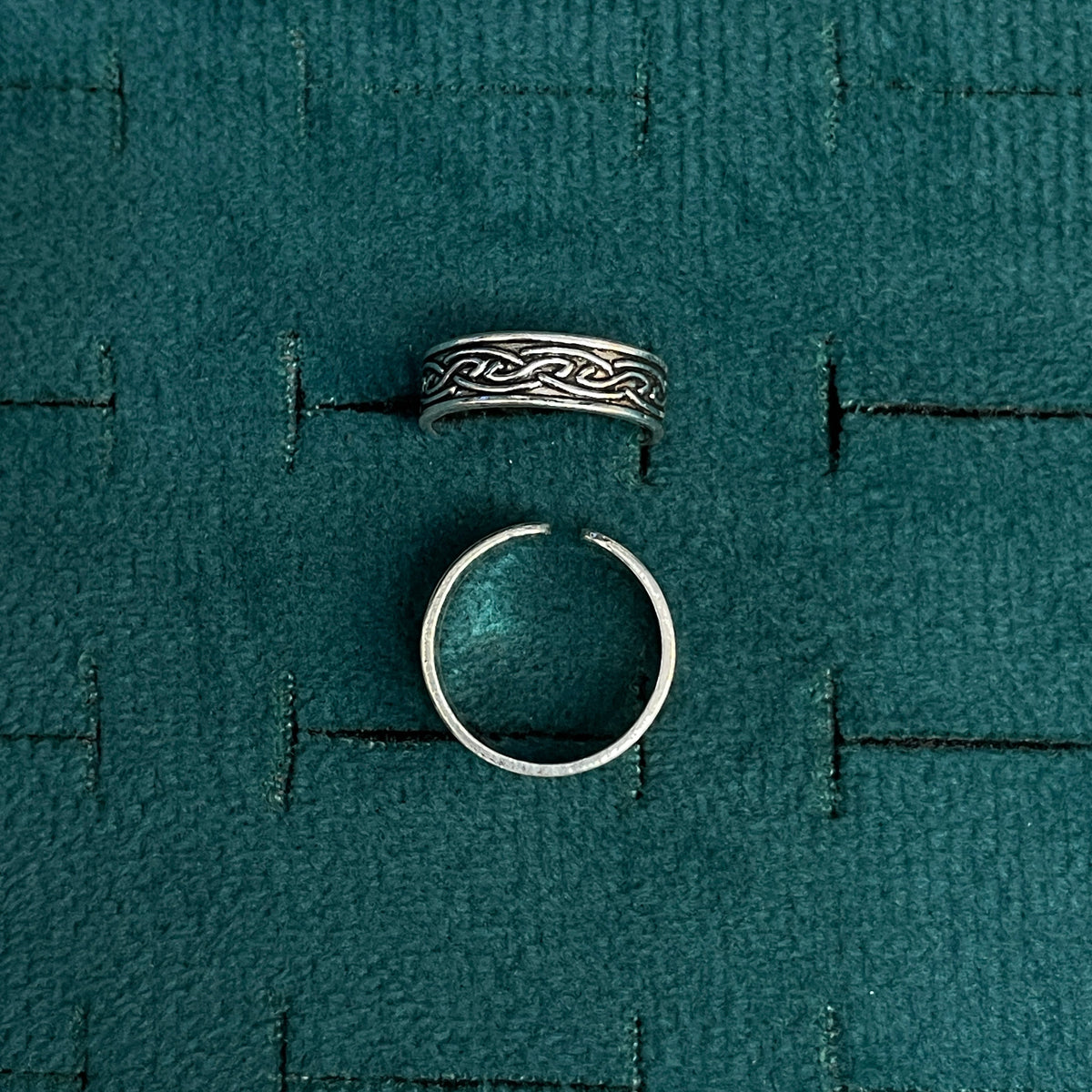 92.5 Silver Oxidised Knot Band Toe Rings