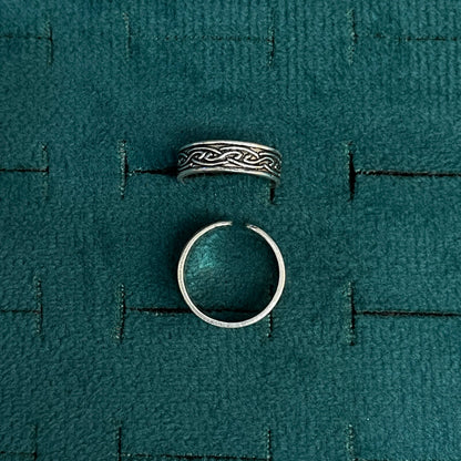 92.5 Silver Oxidised Knot Band Toe Rings