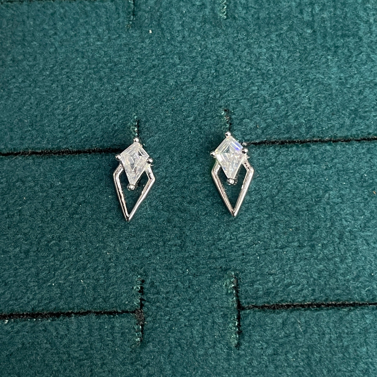 92.5 Silver Clear Stone Kite Studs Pair