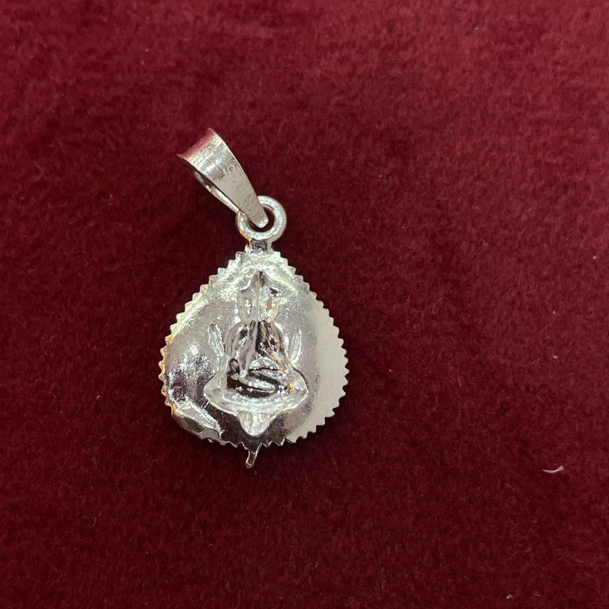 92.5 Sterling Silver Ganesha Banyan Leaf Coin Pendant