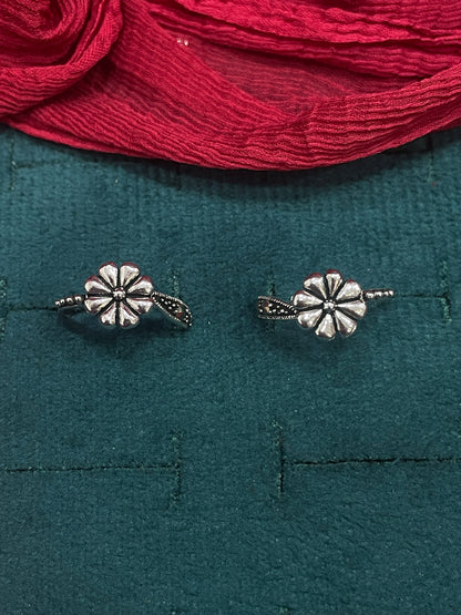 925 Sterling Silver Pyrite Flower Toe Rings for Women | Oxidised Floral Design
