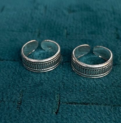 92.5 Silver Oxidised Wave Band Toe Rings
