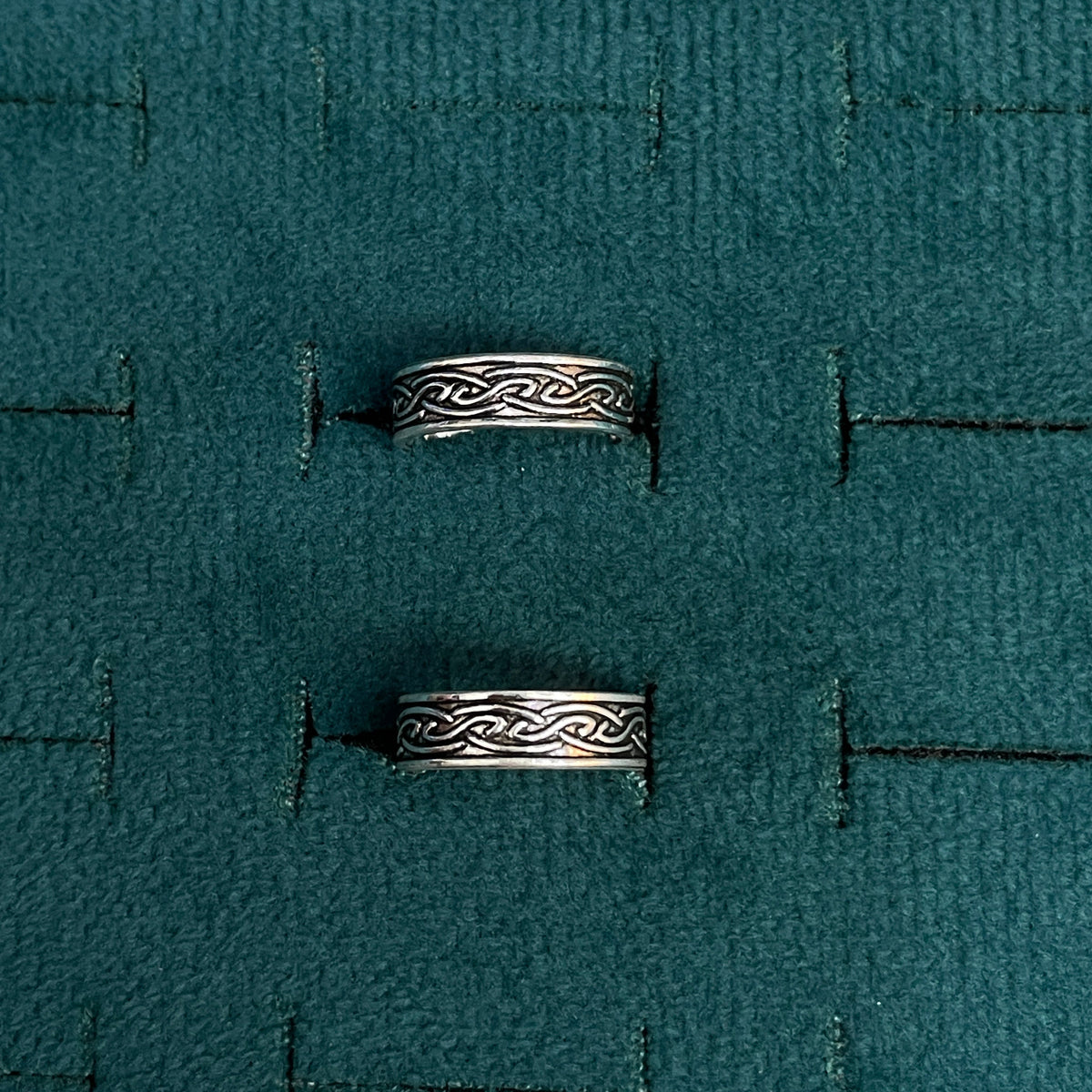 92.5 Silver Oxidised Knot Band Toe Rings