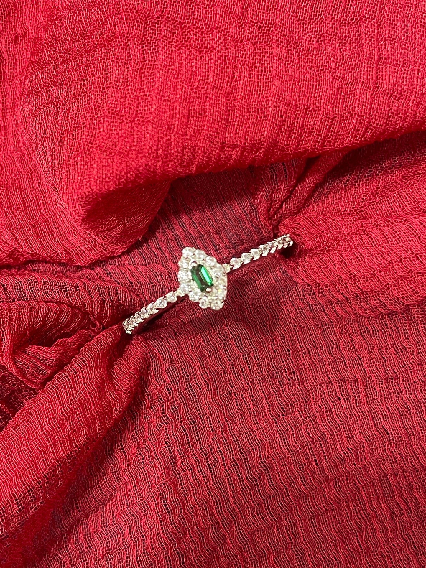 92.5 silver classy green stone ring