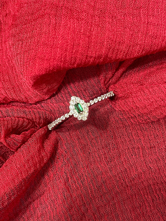 92.5 silver classy green stone ring
