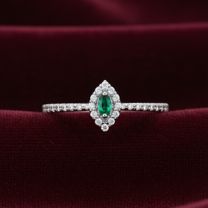 92.5 silver classy green stone ring