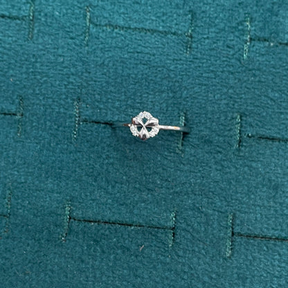 92.5 Sterling Silver Teardrop Centre Finger Ring