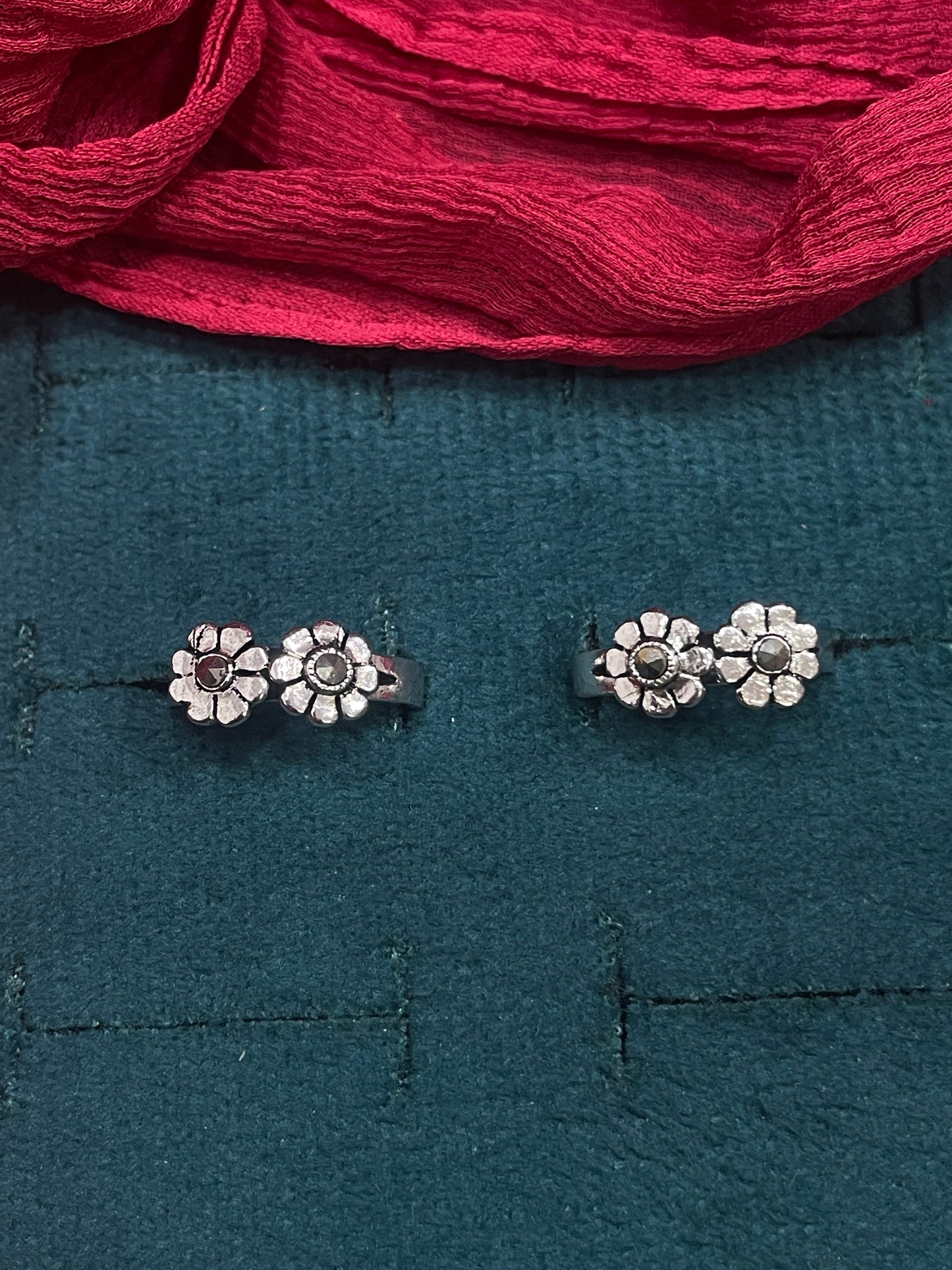 925 Sterling Silver Dual Flower Pyrite Toe Rings for Women | Oxidised Floral Design