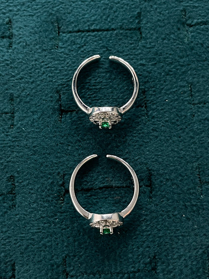 92.5 Silver Green Stone Halo Adjustable Toe Rings for Women | Circular Halo Design
