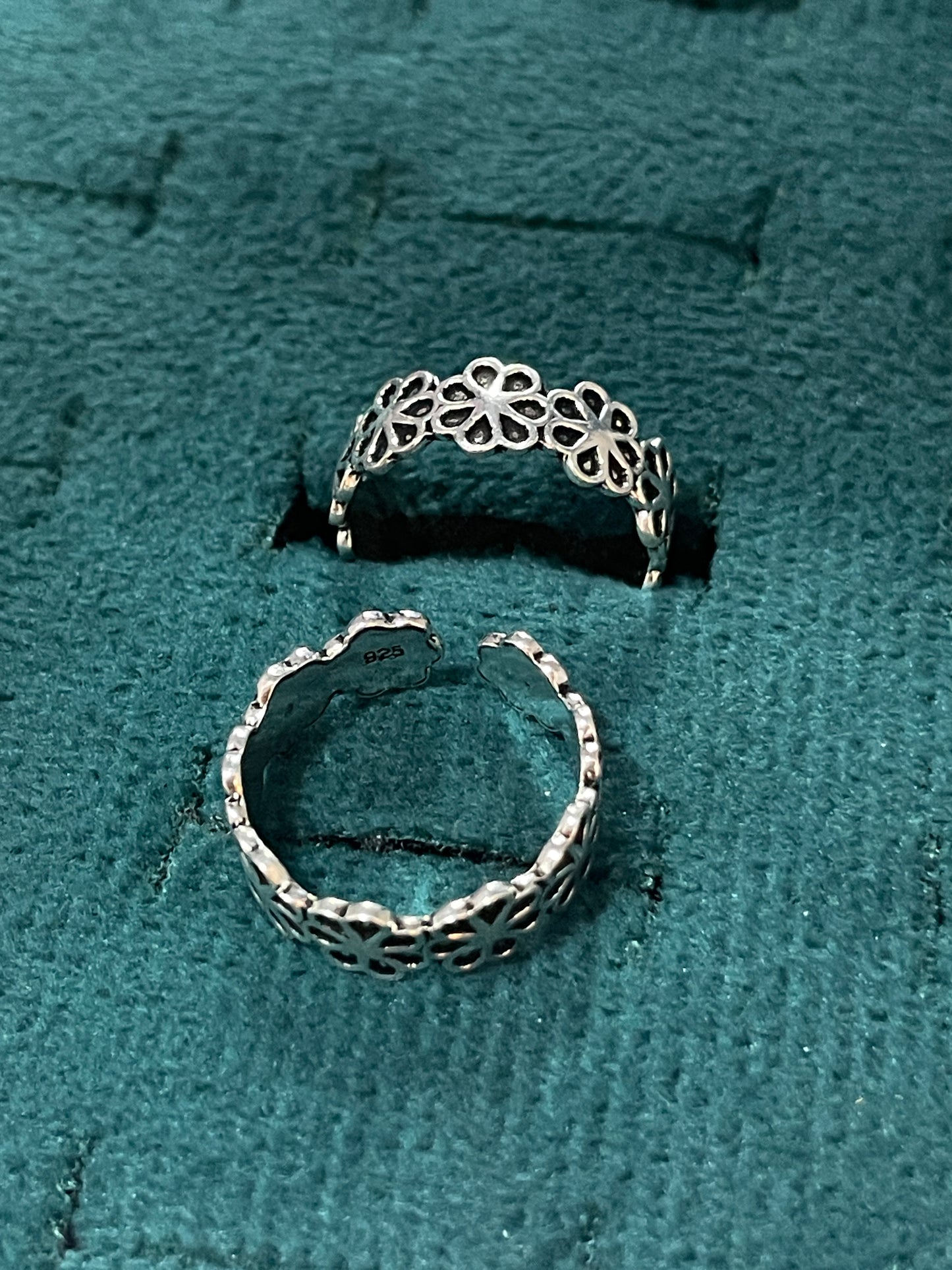 92.5 Silver Toe Rings for Women | Daisy Oxidised Design | Traditional Jewellery